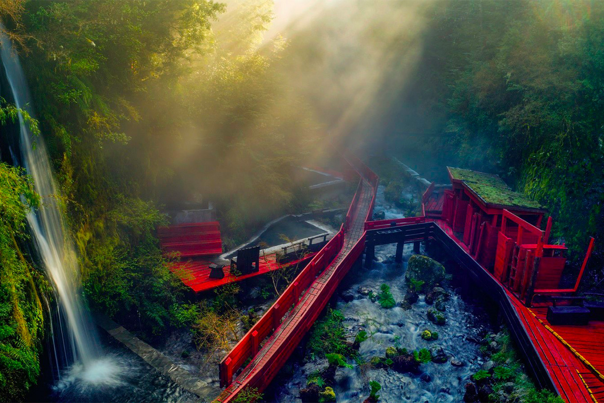 15 Hot Springs Around the World That Are All About the Natural